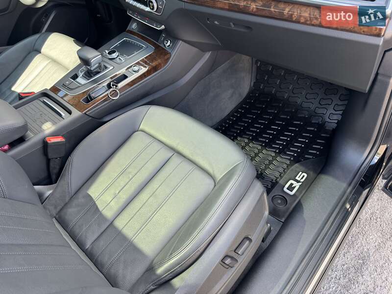 Внедорожник / Кроссовер Audi Q5 2019 в Тернополе