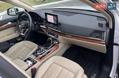 Внедорожник / Кроссовер Audi Q5 2022 в 