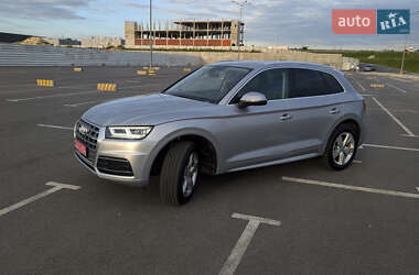 Внедорожник / Кроссовер Audi Q5 2017 в 