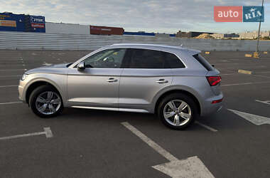 Внедорожник / Кроссовер Audi Q5 2017 в 