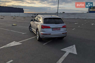 Внедорожник / Кроссовер Audi Q5 2017 в 