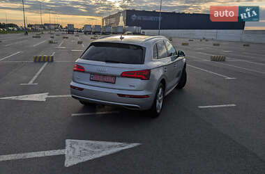 Внедорожник / Кроссовер Audi Q5 2017 в 