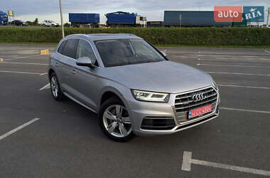 Внедорожник / Кроссовер Audi Q5 2017 в 