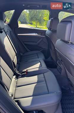 Внедорожник / Кроссовер Audi Q5 2024 в 