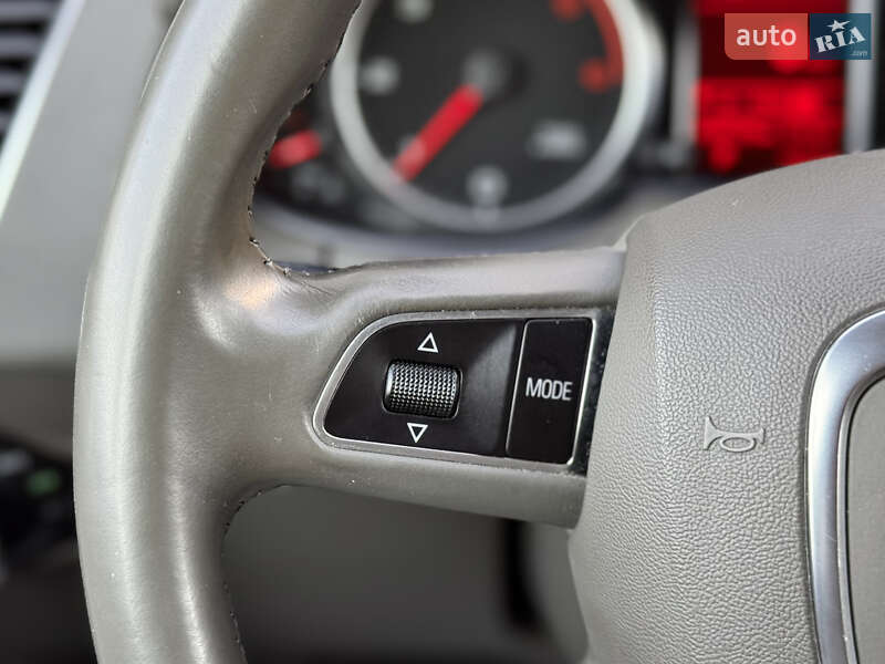 Позашляховик / Кросовер Audi Q5 2011 в Києві