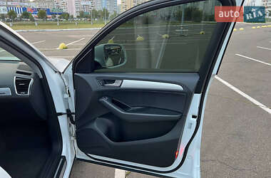 Внедорожник / Кроссовер Audi Q5 2015 в 