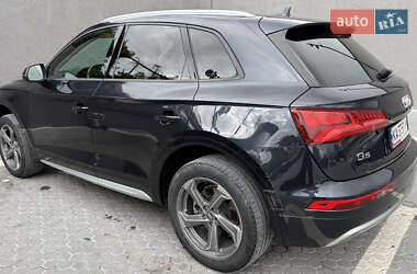 Внедорожник / Кроссовер Audi Q5 2017 в 