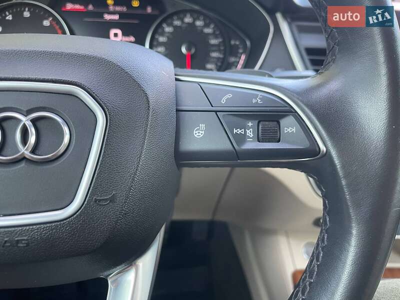 Внедорожник / Кроссовер Audi Q5 2021 в Киеве