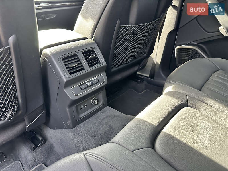 Внедорожник / Кроссовер Audi Q5 2020 в Днепре