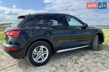 Внедорожник / Кроссовер Audi Q5 2018 в 