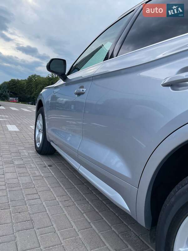 Внедорожник / Кроссовер Audi Q5 2019 в Львове