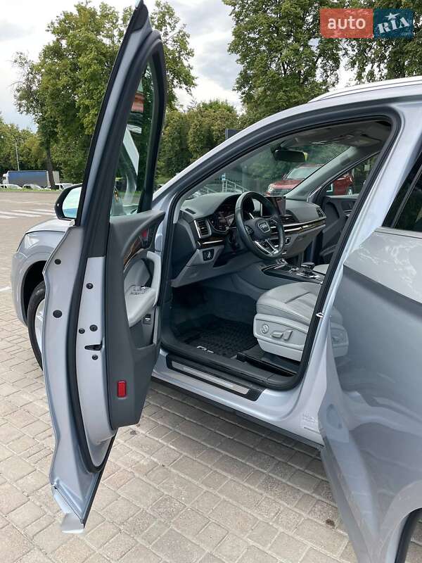 Внедорожник / Кроссовер Audi Q5 2019 в Львове