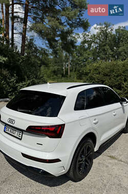 Внедорожник / Кроссовер Audi Q5 2020 в 