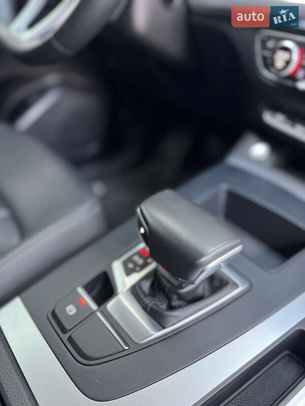 Внедорожник / Кроссовер Audi Q5 2020 в Шепетовке