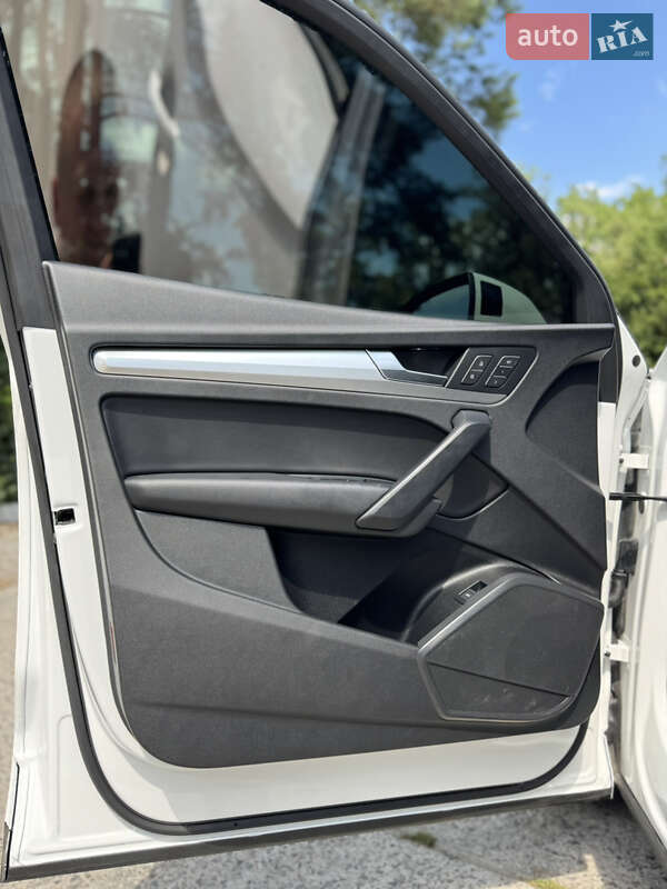 Внедорожник / Кроссовер Audi Q5 2020 в Шепетовке
