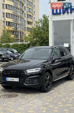 Внедорожник / Кроссовер Audi Q5 2018 в 