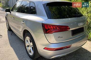 Внедорожник / Кроссовер Audi Q5 2018 в 