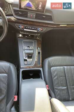 Внедорожник / Кроссовер Audi Q5 2018 в 