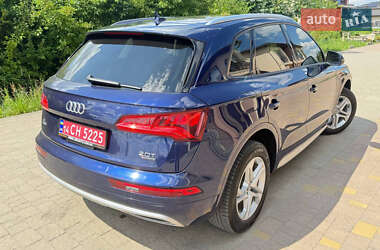 Внедорожник / Кроссовер Audi Q5 2018 в 