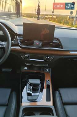Внедорожник / Кроссовер Audi Q5 2023 в 