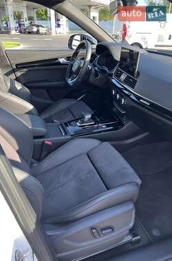 Внедорожник / Кроссовер Audi Q5 2021 в 