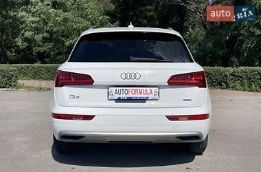 Внедорожник / Кроссовер Audi Q5 2018 в 