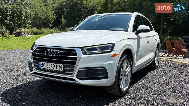 Внедорожник / Кроссовер Audi Q5 2018 в 