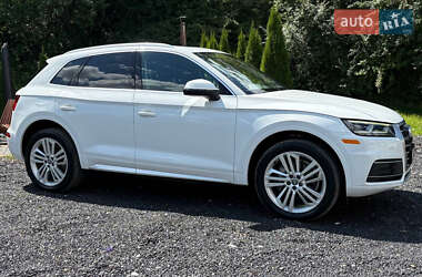 Внедорожник / Кроссовер Audi Q5 2018 в 