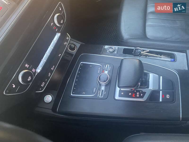 Внедорожник / Кроссовер Audi Q5 2020 в Тернополе