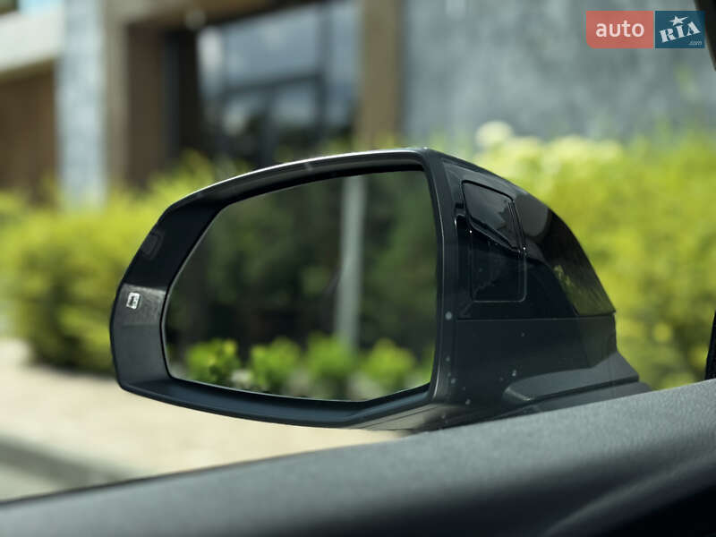 Внедорожник / Кроссовер Audi Q5 2023 в Киеве