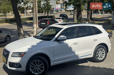 Внедорожник / Кроссовер Audi Q5 2015 в 