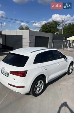 Внедорожник / Кроссовер Audi Q5 2018 в 