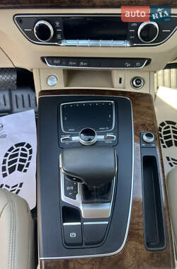 Внедорожник / Кроссовер Audi Q5 2018 в 