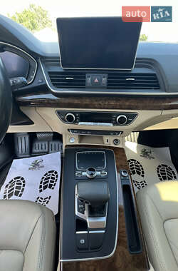 Внедорожник / Кроссовер Audi Q5 2018 в 