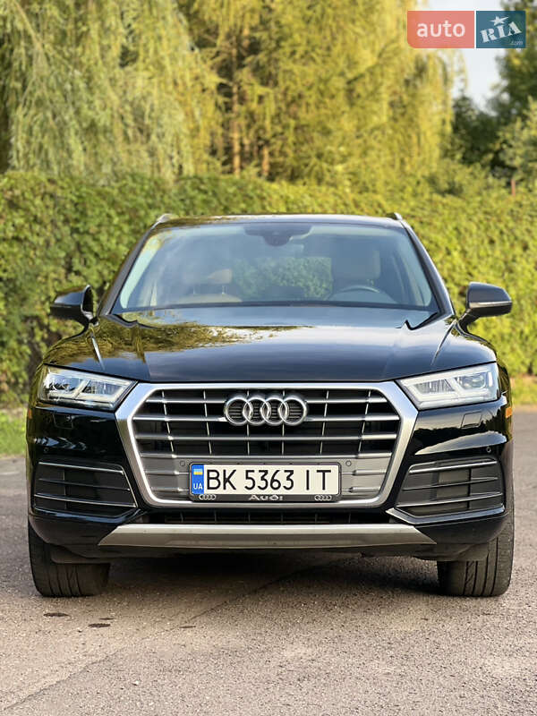 Внедорожник / Кроссовер Audi Q5 2017 в Ровно