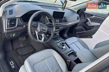 Внедорожник / Кроссовер Audi Q5 2018 в 