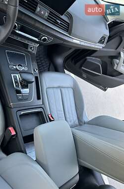 Внедорожник / Кроссовер Audi Q5 2018 в 