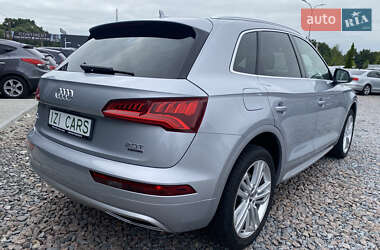 Внедорожник / Кроссовер Audi Q5 2018 в 