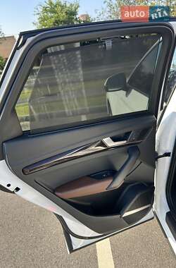 Внедорожник / Кроссовер Audi Q5 2018 в 