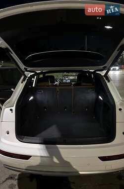 Внедорожник / Кроссовер Audi Q5 2018 в 