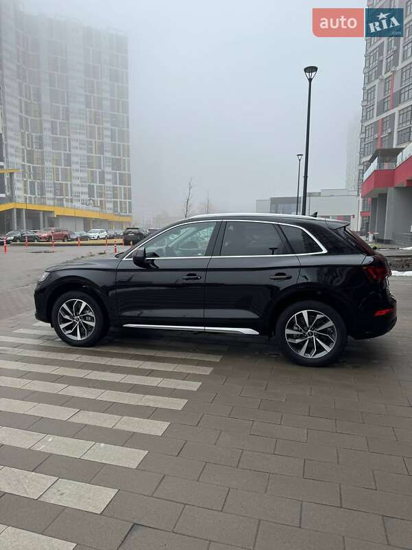 Внедорожник / Кроссовер Audi Q5 2021 в Львове