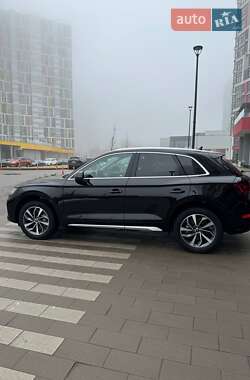 Внедорожник / Кроссовер Audi Q5 2021 в 