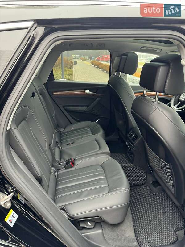 Внедорожник / Кроссовер Audi Q5 2021 в Львове