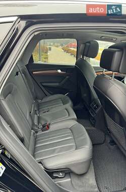 Внедорожник / Кроссовер Audi Q5 2021 в 