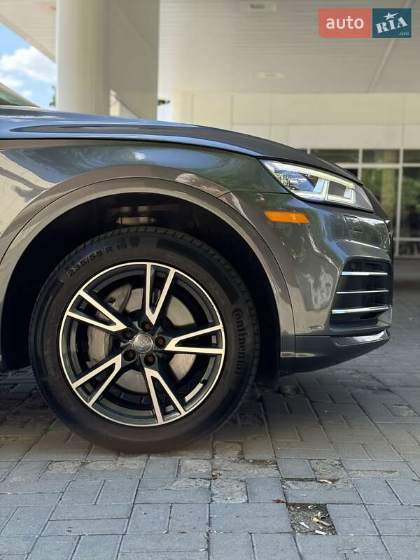 Внедорожник / Кроссовер Audi Q5 2020 в Днепре