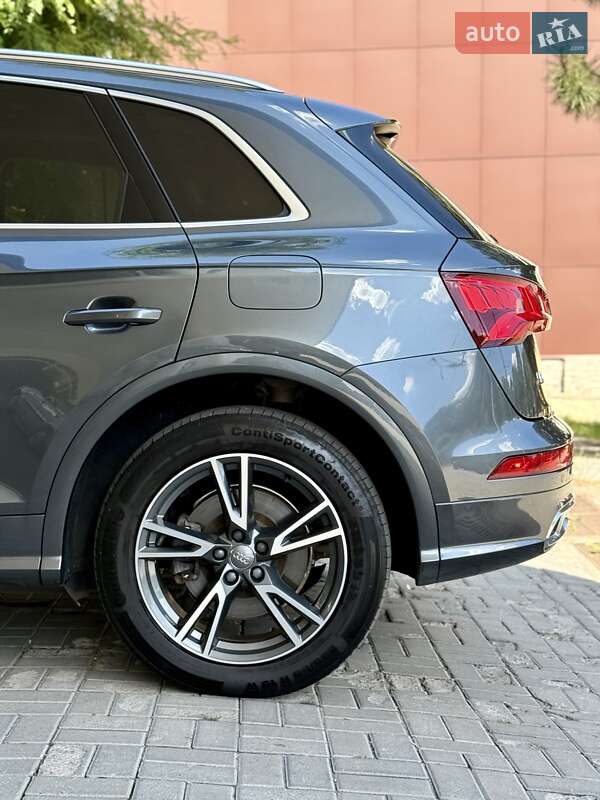 Внедорожник / Кроссовер Audi Q5 2020 в Днепре