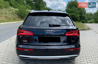 Внедорожник / Кроссовер Audi Q5 2018 в 
