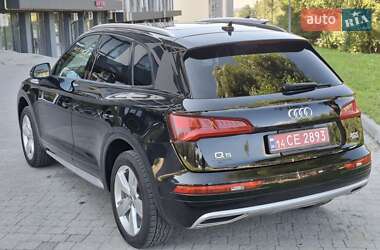 Внедорожник / Кроссовер Audi Q5 2017 в 