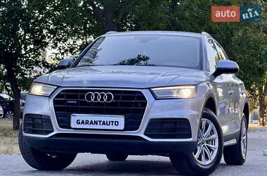 Внедорожник / Кроссовер Audi Q5 2018 в 
