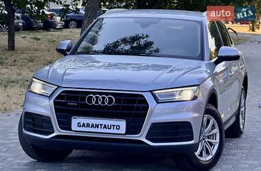 Внедорожник / Кроссовер Audi Q5 2018 в 